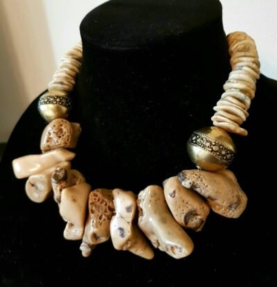 Stunning XL Bamboo Coral and Howlite Choker - Necklace - Image 3