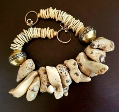 Stunning XL Bamboo Coral and Howlite Choker - Necklace - Image 9