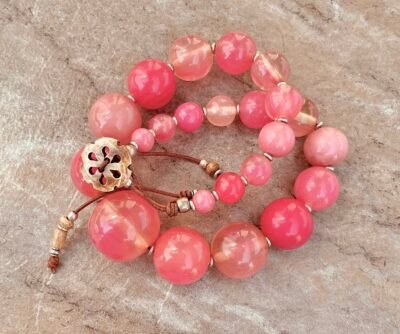 Pink Art Deco Resin Necklace - Image 5