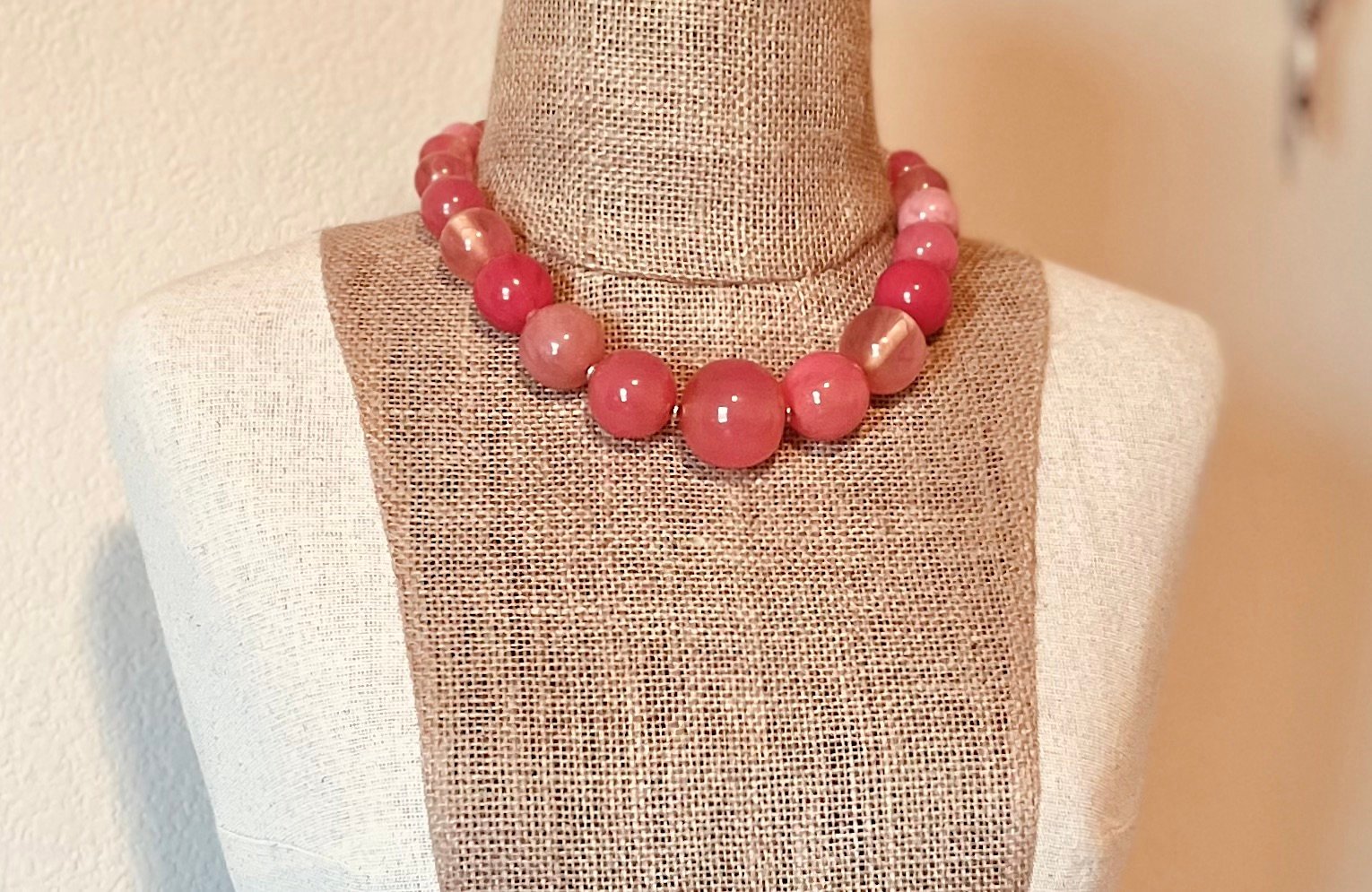 Pink Art Deco Resin Necklace - Image 15
